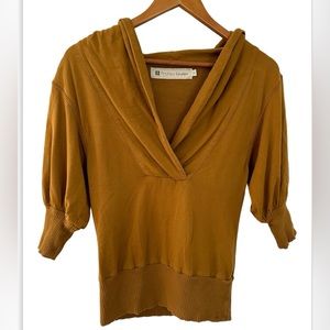 andrew lauren top size xs dark mustard super pretty